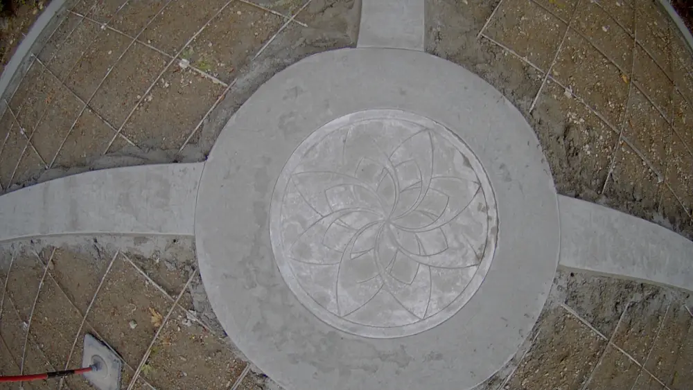 Sealed medallion centrepiece